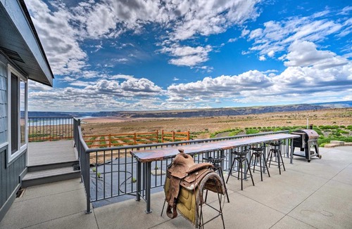 Quincy House | Quincy Home on Lavender Farm w/River Views!
