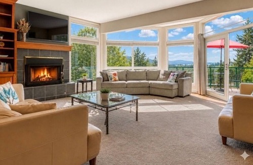 Clinton House | Quintessa I Sleeps 36 I Reunions I Corporate Events I Small Weddings