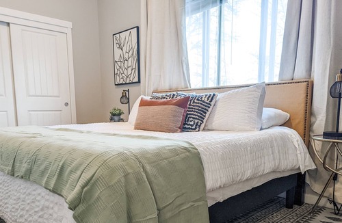 Philomath House | Quite Modern House close to Corvallis with fenced backyard