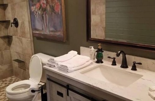 Wenatchee House | Rachael's Retreat-Private Basement Studio