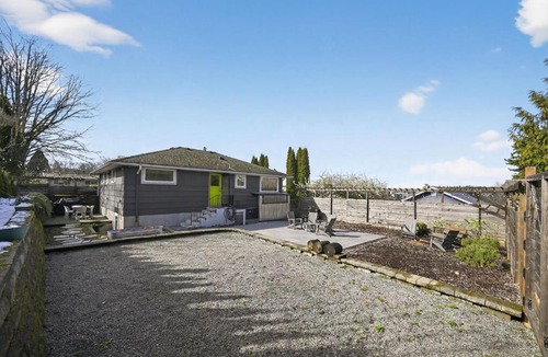 Rainier Valley House | Rainier Beach 4BR and 2BA Modern Home 15 mins to WorldCup!