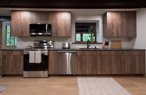 Wilkeson Cabin | Rainier Timber Retreat Hot Tub & Sauna Forest Deck on 5 Acres