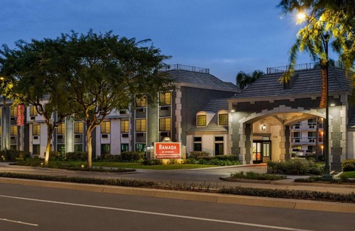Anaheim Resort Hotel | Ramada by Wyndham Anaheim Convention Center