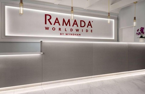Anaheim Resort Hotel | Ramada by Wyndham Anaheim Convention Center