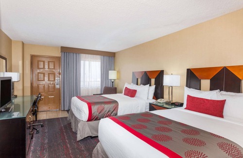 National City Hotel | Ramada by Wyndham San Diego National City