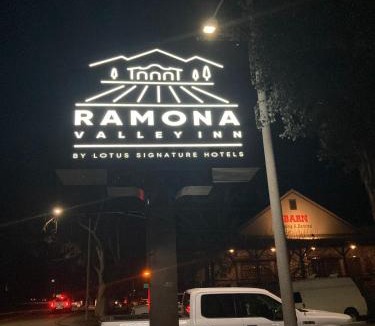 Ramona Hotel | Ramona Valley Inn - Ramona