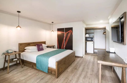 Ramona Hotel | Ramona Valley Inn