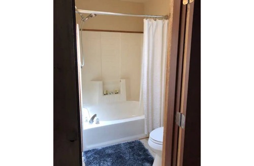 Days Creek Other | Ranch House #1 2BR-Farm Tours-Near Crater Lake!