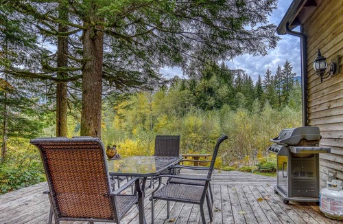 Rhododendron House | Rapid River Retreat