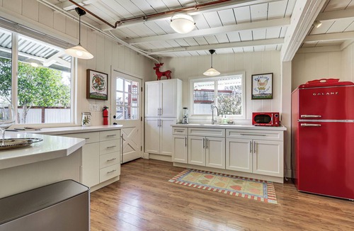 Sebastopol Apartment | 'Red Barn Guest Cottage' Wine Country Escape