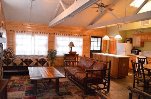 El Portal Hotel | Red Bud Lodge