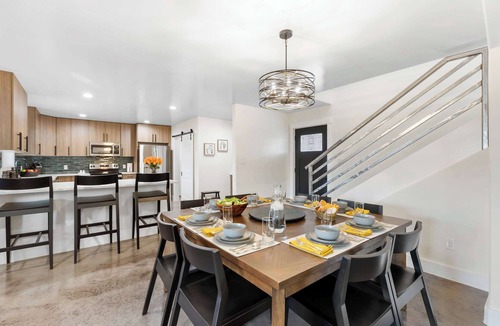 Moab South Valley House | Red Rock Refuge. Massage Chair, Hot Tub, & Parking