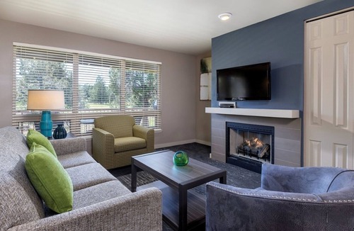 Redmond Resort | Redmond | High Desert Scenic Stay | Pool + Trails | 2BR Upper Floor
