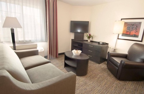 Anaheim Resort Hotel | Relax and Unwind! Pet-friendly, Kitchenette, Near Angel Stadium