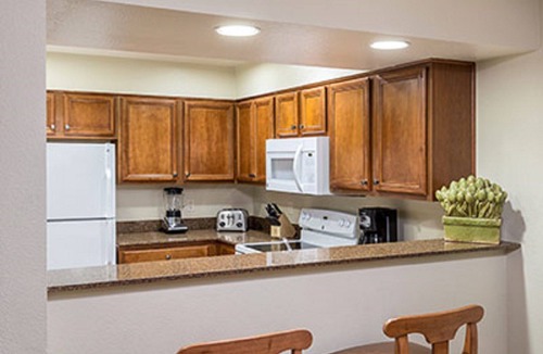 Round Hill Village Resort | Relax in the scenic beauty!