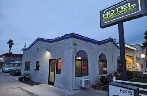 Ridgecrest Hotel | Relax in Three Pristine Studio w/Queen Beds + Private Bath, Central Ridgecrest
