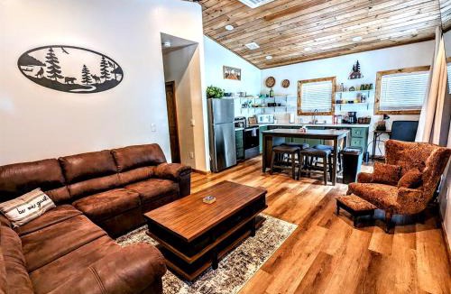 Pinetop House | Relax & Recharge in Cozy Pinetop 2BR Retreat
