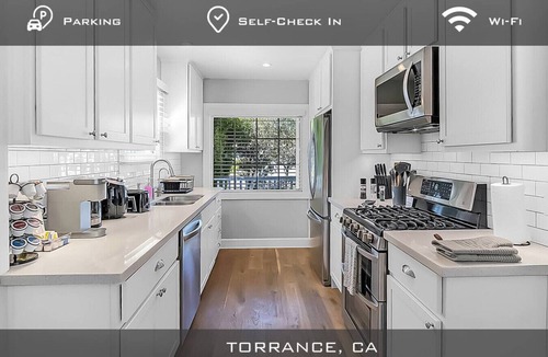 West Torrance Villa | Relaxed Beach Vibes Lodging