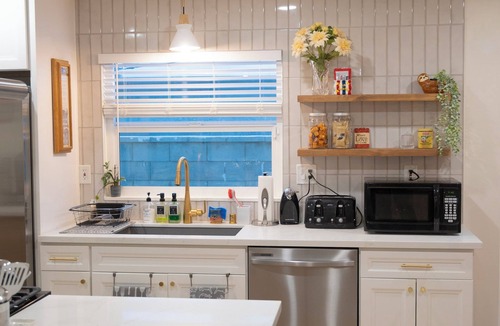 Bay Ho House | Relaxed Modern Comfort - 3 BR Home in Clairemont