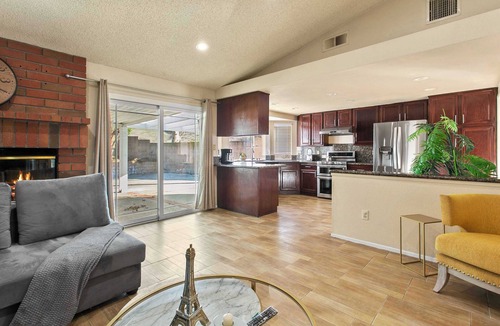 Walnut House | Relaxing 5BR Escape｜Big Backyard & Cozy Patio｜Pet-Friendly｜Flexible Lease #41682