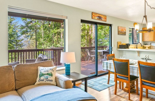 Hoodsport House | Relaxing Hideaway with Lake and Mountain Views