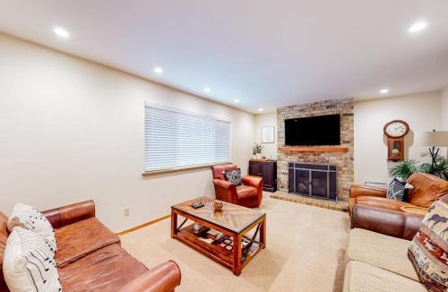 Carnelian Bay House | Relaxing house with WiFi gas fireplace & washer&dryer