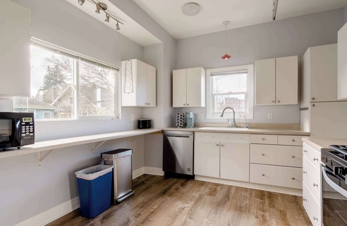 Richmond House | Remodeled 3BR - Walk to Coffee, Bars & More