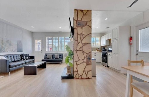 North Clairemont House | Remodeled Double Flamingo Pool/Hot Tub/BBQ/Game Room