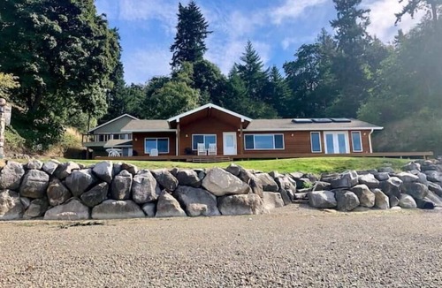 Anderson Island House | Remote Island, Private Beachfront Getaway, High Speed Internet, Pet-Friendly
