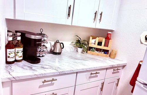 Reno Apartment | Reno Suite Retreat: Private, Central and Scenic. Studio w/kitchenette/no sink