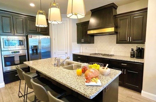 St. George Villa | Renovated 4BR Sleeps 14 - Game Room & Balcony Deck