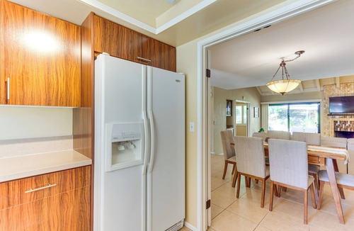 Palm Springs House | Resort-Style Palm Springs Townhome w/Pool Access