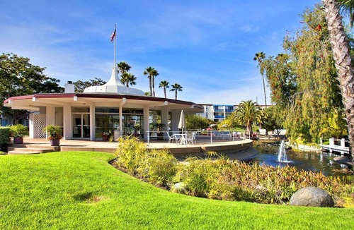 Point Loma Heights Apartment | 🌴ResortSetting w/Pool close to beach/downtown 🌴