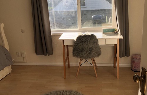 University Place House | Restful UP Oasis in heart of University Place
