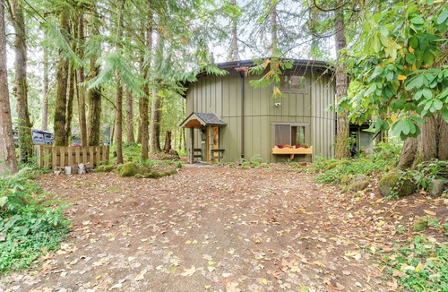 Brightwood Cabin | Retro River Cabin near Mount Hood - hot tub, games, Sandy River views!