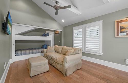 Downtown Historic District House | Riberia Columbus Cottage - Team Joseph Ellen