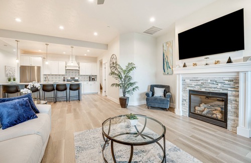 Kennewick House | Richland Home w/ Hot Tub: Wineries, Hikes & More!