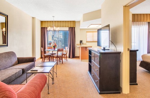 Las Vegas House | Right on the Strip! 4 Relaxing Units, Pool, Spa, Near Miracle Mile Shops