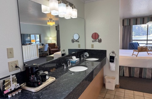 Florence Hotel | River House Inn, a Baymont by Wyndham