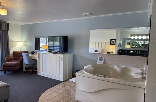 Florence Hotel | River House Inn, a Baymont by Wyndham