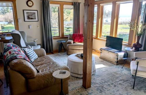 Skamokawa House | River Loft Cabin on Columbia in Skamokawa Valley, WA