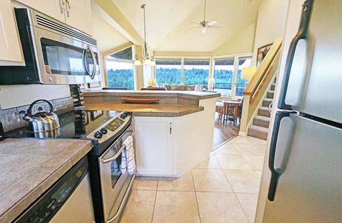 Century West Condo | River Ridge 424AB Top Floor, 3Bd,3Ba Condo near Downtown Bend
