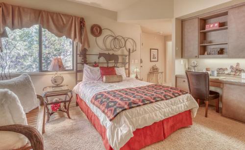 Century West House | River Ridge 617B - Meredith Lodging