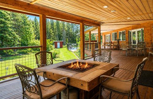 Leavenworth House | River Road Lodge by NW Comfy Cabins