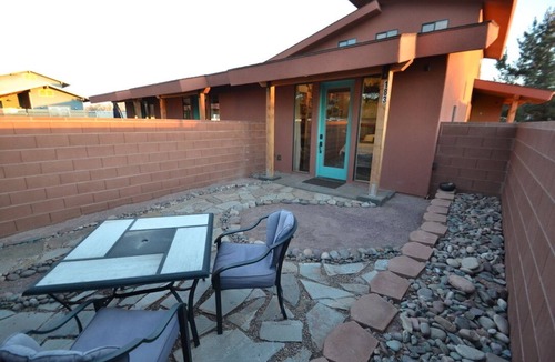 Virgin Apartment | River Rock Studio w/private courtyard, 20 minutes to Zion