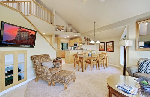 Century West Condo | River View Resort Condo with Hot Tub - Mt Bachelor