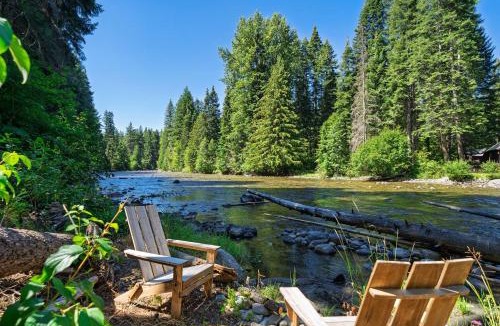 Ardenvoir Ski Chalet | Riverfront Chalet Near Skiing, Lakes, Mtns & Leavenworth