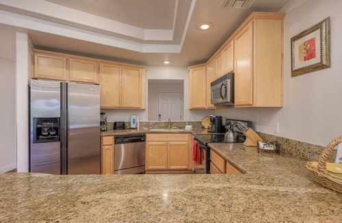 Bullhead City Condo | Riverfront Condo w/beach, boat launch, pool & spa