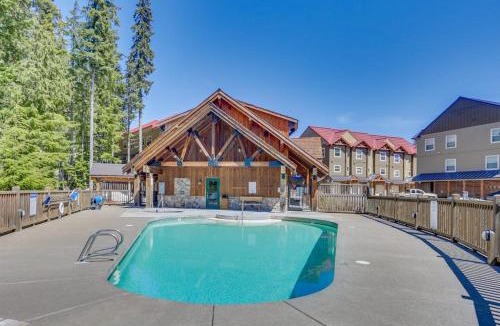 Government Camp House | Riverfront mountain townhouse with pool & hot tub patio & easy ski access