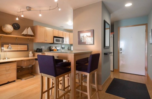 Old Town Chinatown Condo | Riverside condo, high speed internet, pool & hot tub, safe, free deeded parking.